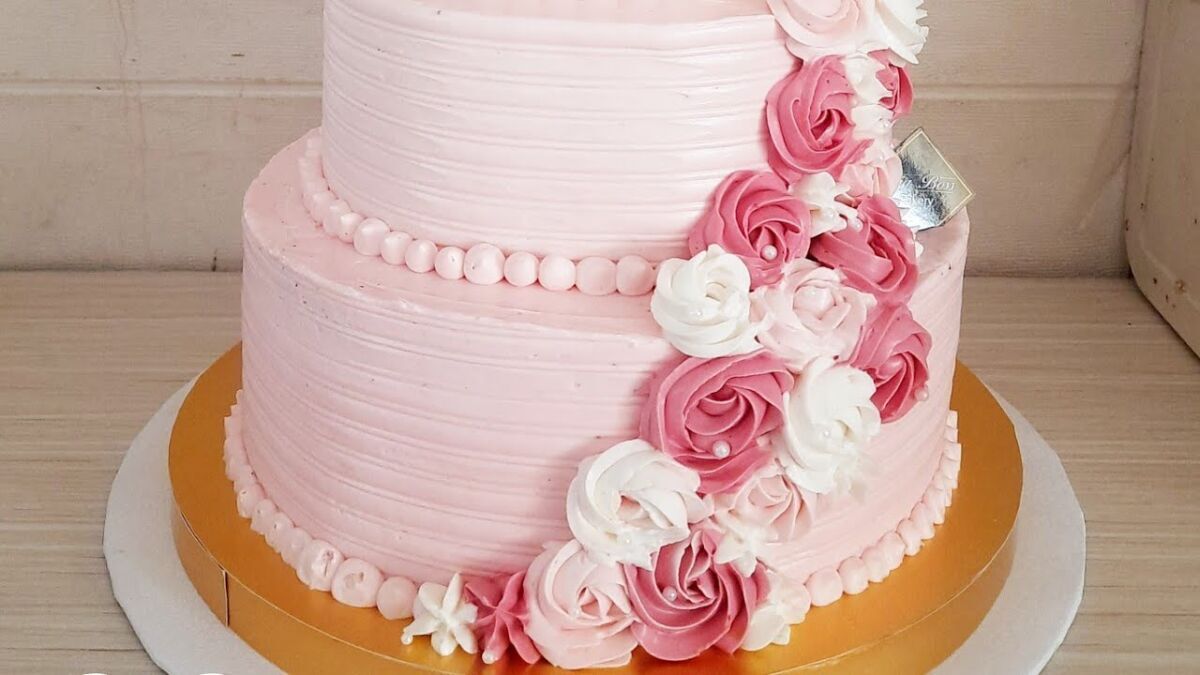 50 Kreasi Buttercream Flower untuk Cake Decoration - Gramedia Pustaka Utama 50 Kreasi Buttercream Flower untuk Cake Decoration - Gramedia Pustaka Utama